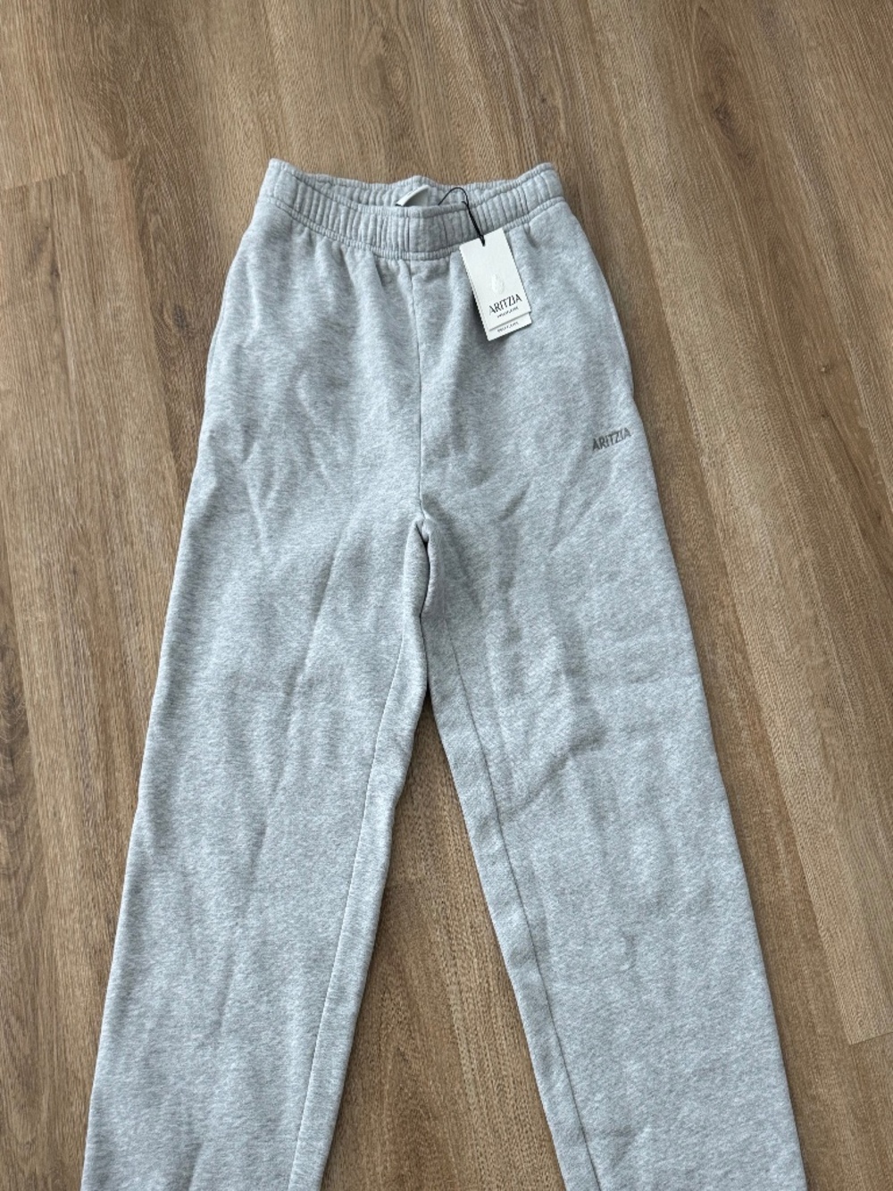 NEW - Aritzia Sweatpants